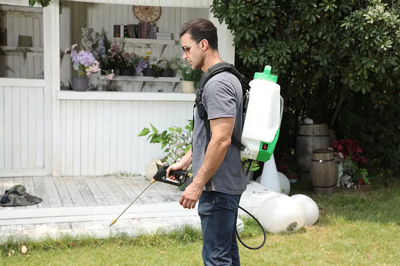 15L Backpack Sprayer Diaphragm Pump with 18V 2.6A Battery